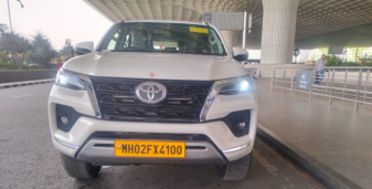Toyota Vellfire Luxur car by One Side Taxi